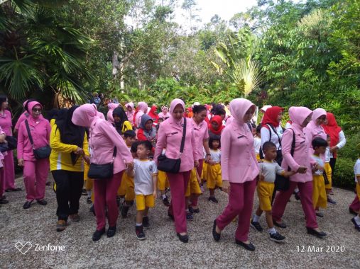 Istri Kapolda Lampung Bawa Siswa TK Bhayangkari Wisata Edukasi ke Lembah Hijau