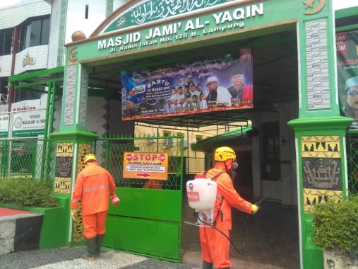 Majelis Taklim Al Ikhlas Babussalam Dukung Penyemprotan Disinfektan Inisiasi ACT Lampung