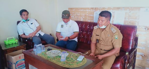 Nessy Kalvia Mustafa Serahkan Alat Pelindung Diri ke Satgas Pencegahan Covid-19 DPW PKS Lampung