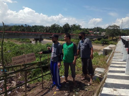 Wakil Bupati Tanggamus AM Syafii Perintahkan Angkat Sampah Pinggir Jalan Lintas Barat Wonosobo
