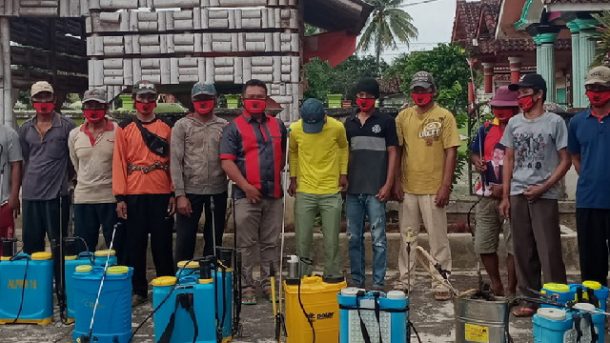 Wakil Ketua DPRD Lampung Utara Joni Saputra Inisiasi Penyemprotan Disinfektan di Desa Bangun Sari