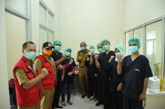 Ikatan Keluarga Anggota Dewan DPRD Lampung Utara Bantu Warga Terdampak Pandemi Covid-19