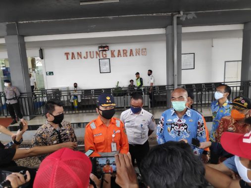 ASN Inspektorat Lampung Utara Donasi Seratusan Paket Bahan Pokok ke Posko Penanganan Covid-19