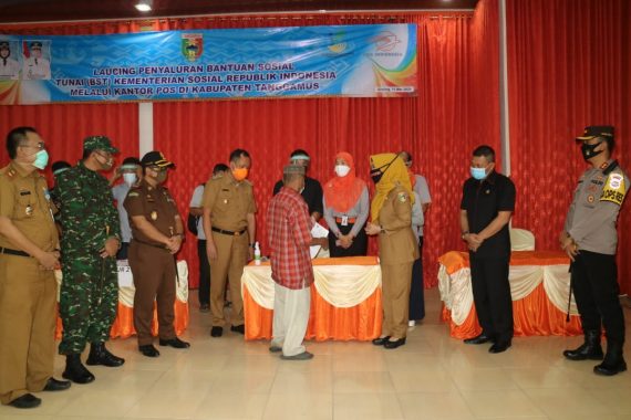 Mahasiswa UIN Raden Intan Lampung Kerjakan Tugas Akhir dengan Aktivitas Manfaat Selama Pandemi Covid-19