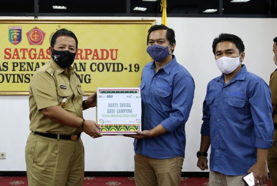 Danone dan Mitra Bentala Serahkan Masker, Alat Cuci Tangan Pakai Sabun dan Hand Sanitizer di Pekon Campang Tiga Kotaagung Timur