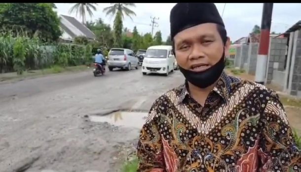 Mufti Salim Usul Pengecoran 500 Meter Jalan Provinsi di Dusun 4 Nunggalrejo Kecamatan Punggur Lampung Tengah