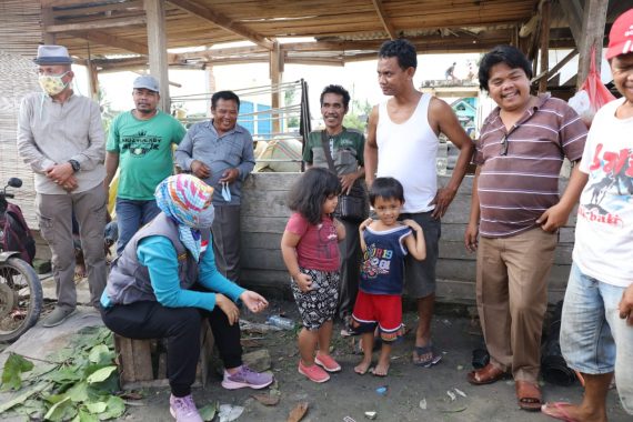 LKS Alamanda dan KWI Tanggamus Bantu Warga Miskin di Kecamatan Wonosobo