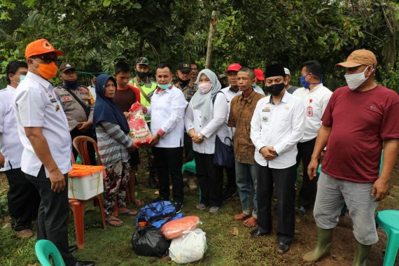 Nanang Ermanto Programkan Bedah Rumah Swadaya dari Pejabat Lampung Selatan