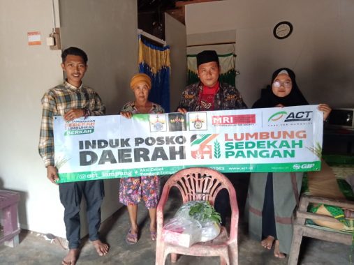 MRI Lampung Selatan Punya Nahkoda Baru, Program Pertama Salurkan Bahan Makanan Kepada 20 Penerima Manfaat