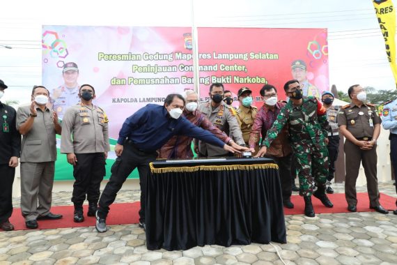 Kapolda Lampung Resmikan Mapolres Lampung Selatan yang Baru