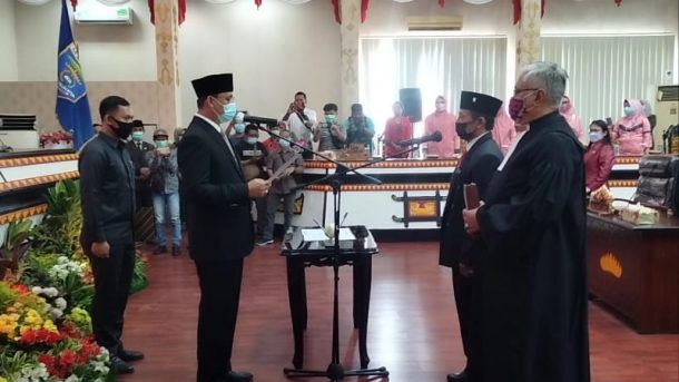 Kapolres Lampung Timur Gelar Jumat Berkah, Beri Bantuan Lansia Kurang Mampu di Sukadana