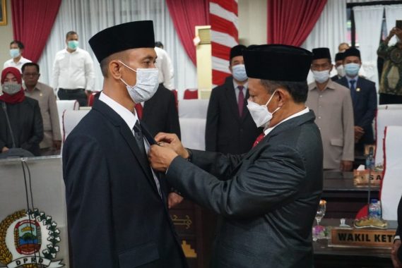 Ketua DPRD Lampung Selatan Lantik Untung Setia Budi Gantikan Darol Kutni