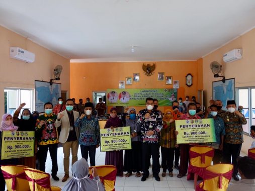 Salurkan BLT, Bupati Lampung Tengah Harap Warga Pergunakan untuk Usaha