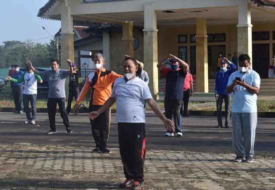 Dawam Rahardjo Senam Pagi Bersama Jajaran Pemkab Lampung Timur