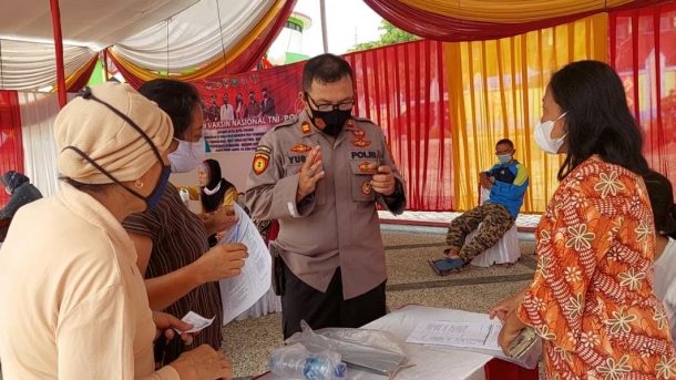 Dirbinmas Polda Lampung Monitoring Pelaksanaan Vaksinasi Serentak di Kota Metro