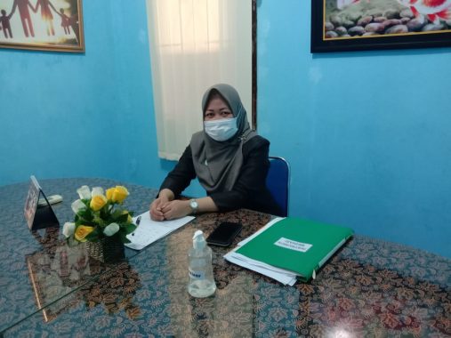 Warga Desa Rigis Jaya Lampung Barat Tumpah Ruah Sambut Menteri Sandiaga Uno