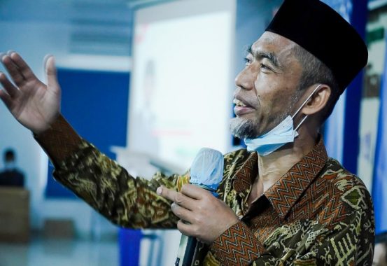 Forum Literasi Lampung Sumbang Buku untuk Lamban Baca Al Falah Tanggamus