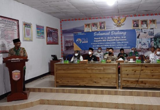 Presiden dan Abdul Hakim Luncurkan Kampus Desa Emas di Lampung Barat