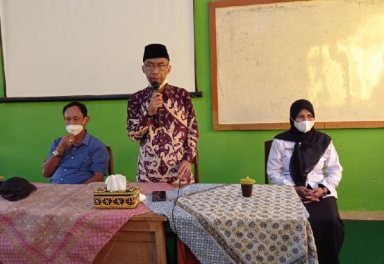 Abdul Hakim Dialog dengan Guru SMK Negeri 1 Negeri Katon Pesawaran