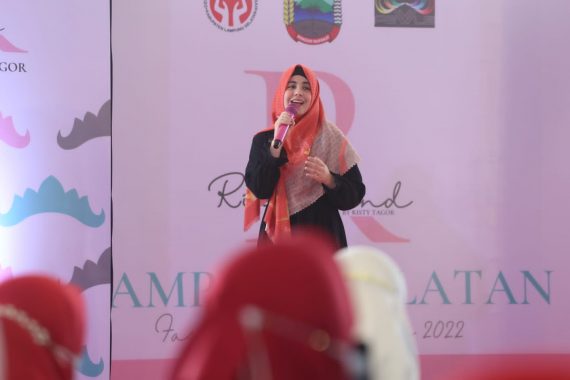 Kembangkan Potensi Wisata dan Promosi Produk Dekranasda, Pemkab Lampung Selatan Gandeng Risty Tagor 