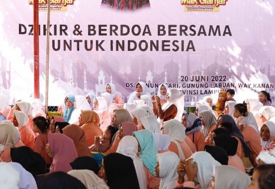 Emak-Emak di Lampung Dukung Ganjar Pranowo Jadi Presiden