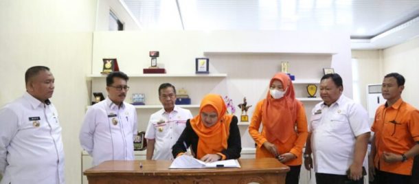 Pengelolaan Pajak dan Retribusi Daerah, Pemkab Lampung Selatan Teken Perjanjian Kerja Sama dengan PT Pos Indonesia