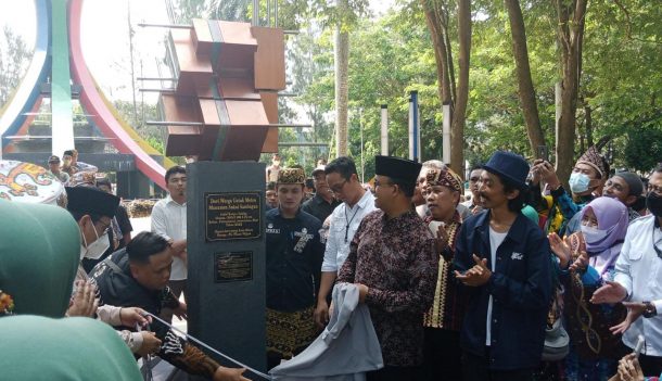 Anies Baswedan Resmikan Monumen Sakai Sembayan di Taman Merdeka Kota Metro