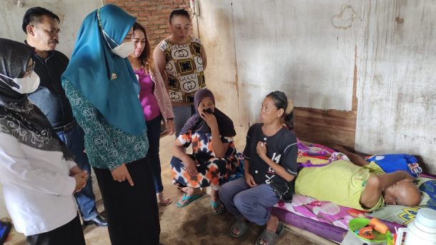 Kapolres Pesawaran Tinjau Gerai Vaksinasi Presisi di Desa Sukabanjar