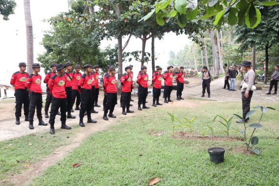 Gembleng Bintara Remaja, Polres Pesawaran Gelar Pelatihan SAR di Pulau Pahawang