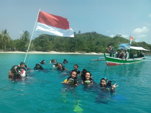 Meriahkan Hari Kemerdekaan RI Ke-77, Pecinta Selam Bakal Kibarkan Merah Putih di Dasar Laut Teluk Lampung