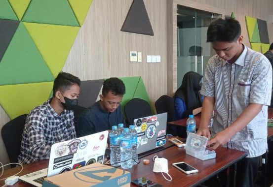 Seamolec Latih IOT ke Siswa SMK SMTI Bandar Lampung, Beri Tantangan Bikin Prototipe Produk