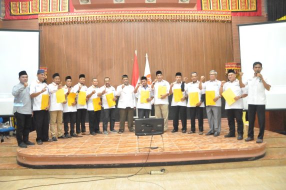 Ketua MPD PKS Tanggamus Lantik 11 Dewan Pakar Partai