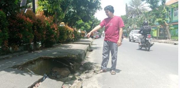 Wali Kota Metro Instruksikan Plt Kepala Dinas PU Segera Perbaiki Jalan dan Trotoar Rusak