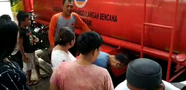 Terjun Bantu Korban Gempa Cianjur, Tim BPBD Pringsewu Ikut Distribusikan Air Bersih