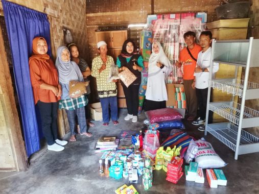 LKS Alamanda Tanggamus Kembali Salurkan Bantuan untuk Keluarga Prasejahtera