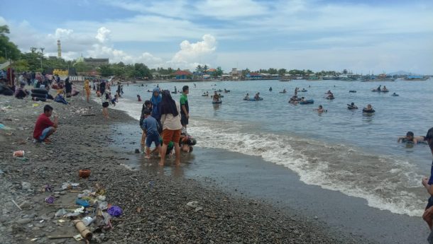 Berkah Lebaran! Jasa Sewa Ban di Wisata Pantai Muara Indah Kota Agung Banjir Rezeki
