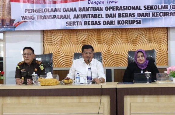 Bupati Lampung Tengah Hadiri Sosialisasi Antikorupsi