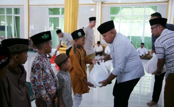 Advertorial: Safari Ramadan, Wali Kota Metro Ingatkan Pengurus Masjid Tak Usir Anak-Anak Bermain