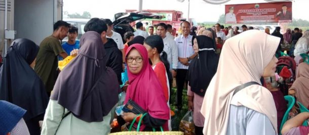 Masyarakat Serbu Operasi Pasar Murah di Tanjung Bintang