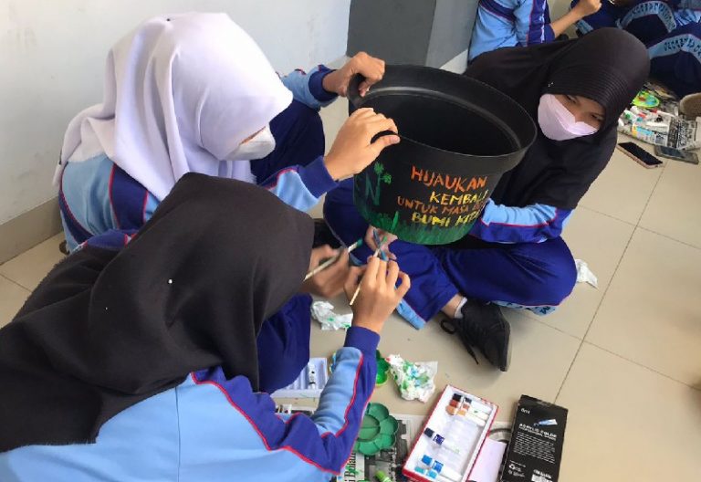 Capai ISO 14001 tentang Manajemen Lingkungan, SMK SMTI Bandar Lampung Helat Great and Green Skasti