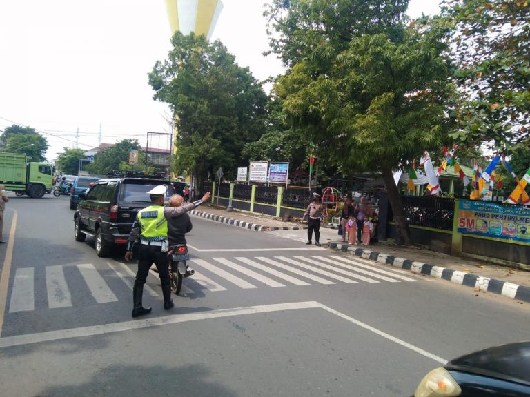 Satlantas Polres Metro Akan Tilang Pelaku Parkir Liar yang Kerap Timbulkan Kemacetan