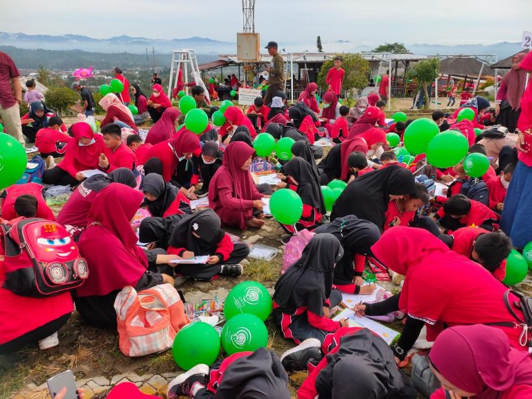 Dewi Handajani Lepas Family Gathering SD Muhammadiyah Gisting