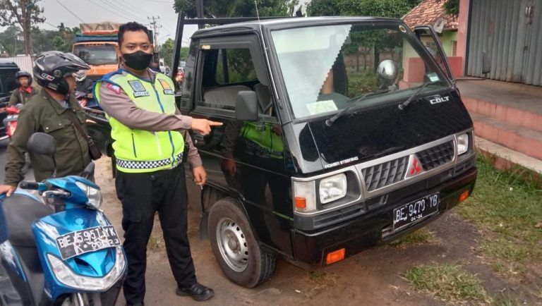 Satlantas Polres Pesawaran Amankan Pelaku Pencurian Mobil Pikap L300