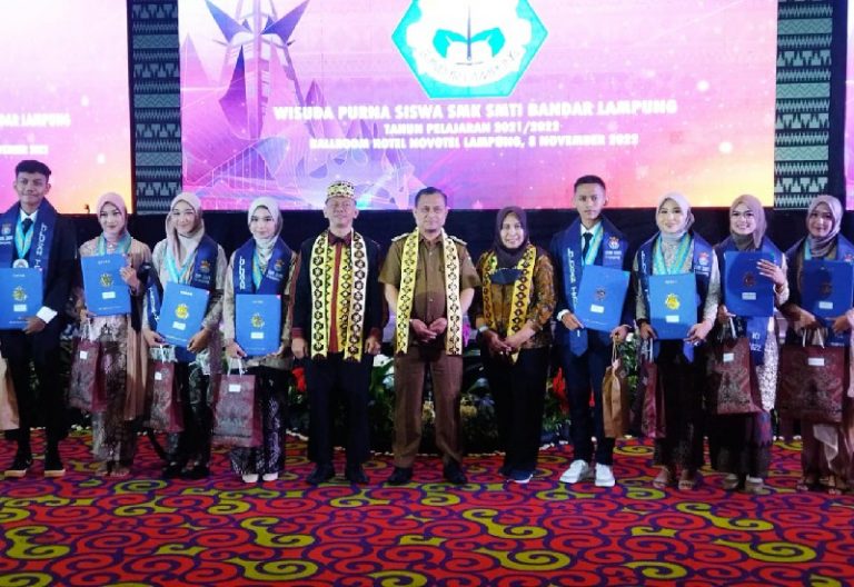 SMK SMTI Bandar Lampung Wisuda 283 Lulusan, Dual System Lahirkan Pekerja Andal Siap Terserap Dunia Industri