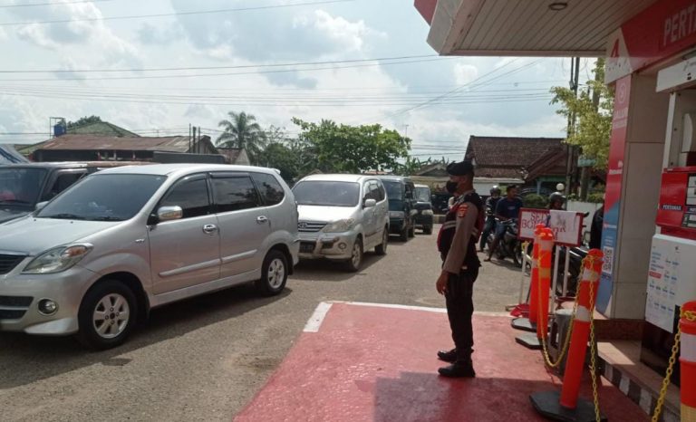 Cegah Penimbunan, Polres Metro Kawal Pembelian BBM di SPBU