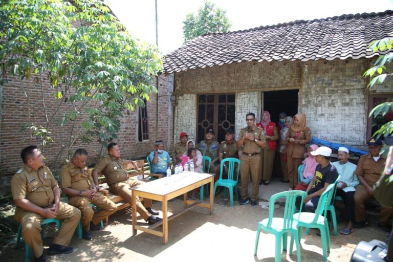 Pemkab Lampung Selatan Bedah 5 Rumah Tak Layak Huni di Tanjung Bintang