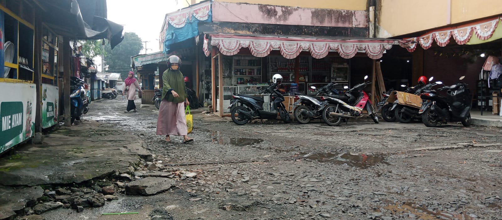 shopping center metro