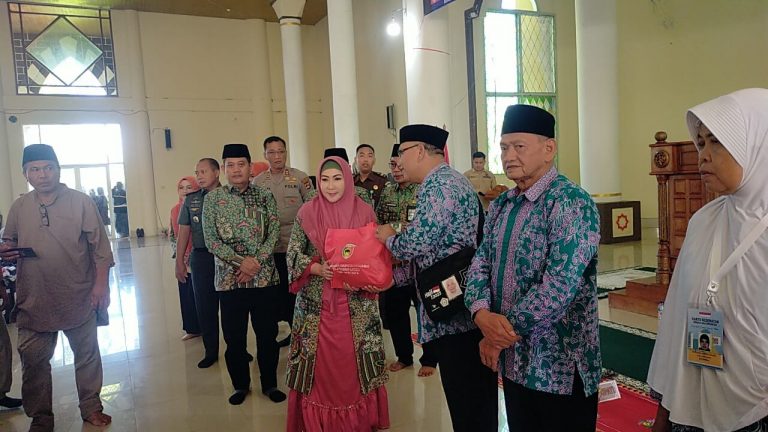 Bupati Tanggamus Lepas 475 Jemaah Calon Haji ke Tanah Suci