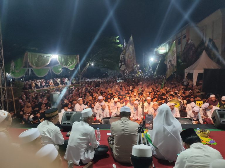 Ribuan Orang Antusias Ikuti IAIN Metro Berselawat
