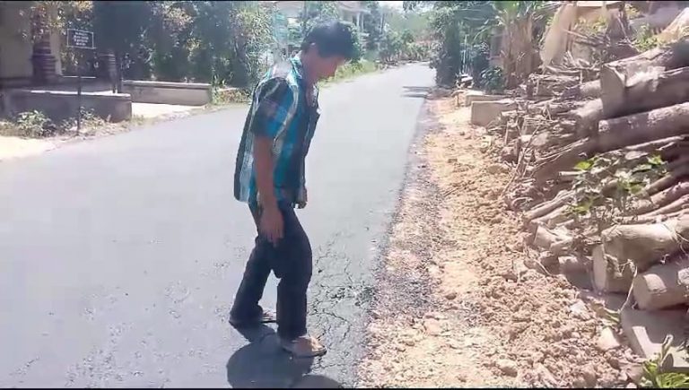 Proyek Miliaran Rupiah di Gadingrejo Pringsewu Dikerjakan Asal Jadi